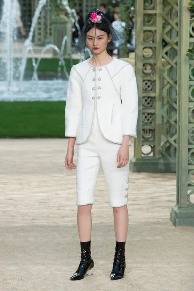 Look 29